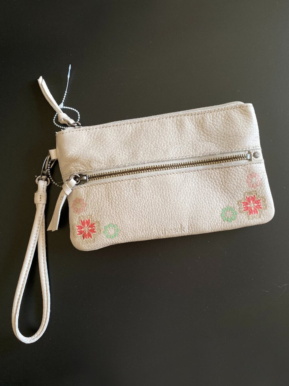 The Sak Charging Wristlet Power Bank Clutch Wallet Cream Floral Embroidered